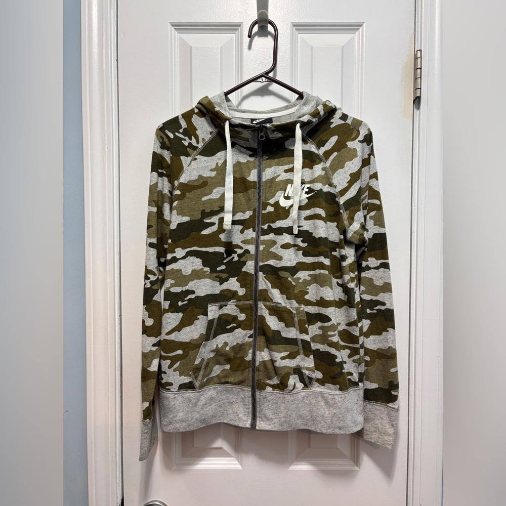 Nike Women's Olive/Grey Camo Lightweight Full Zip‎ Hoodie Size Medium